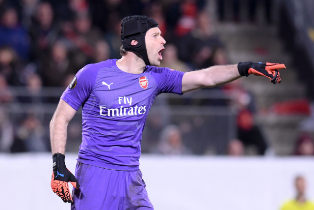 Gólman Petr Čech. 