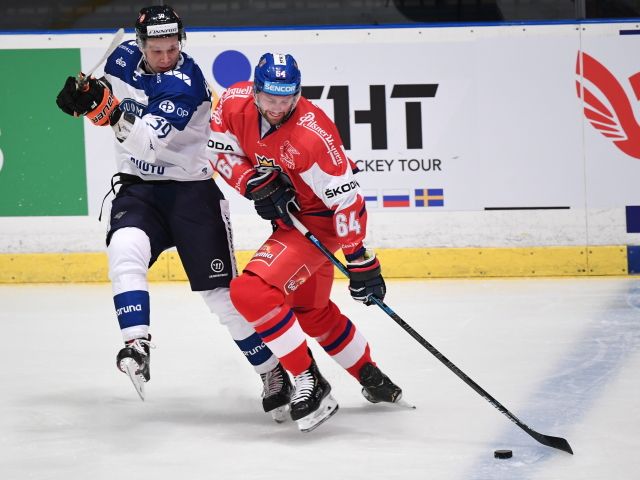 Hokejista Jiří Sekáč v utkání za Česko proti Finsku.