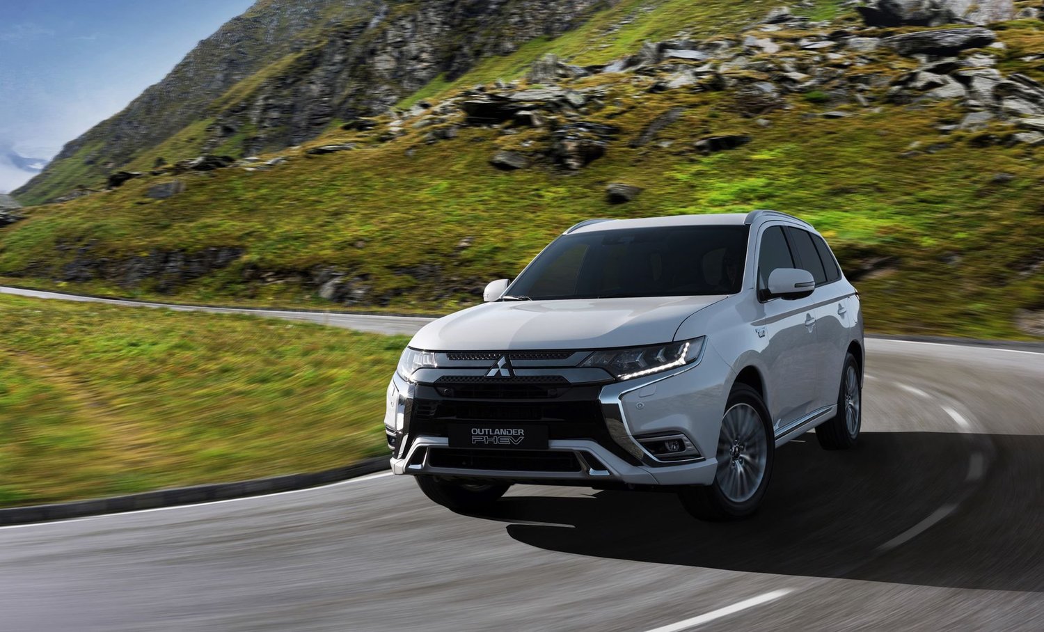 Mitsubishi Outlander je zaujme už na první pohled.