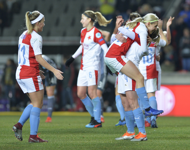 Fotbalistky Slavie. Fotbalistky Slavie.