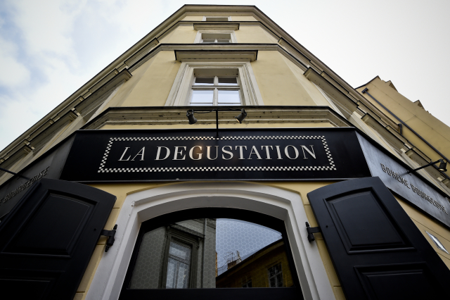 Restaurace La Degustation.