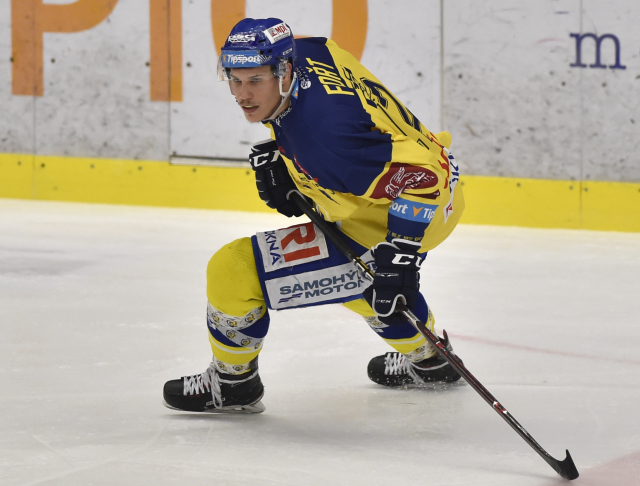 Hokejista Tomáš Fořt v dresu extraligového Zlína.