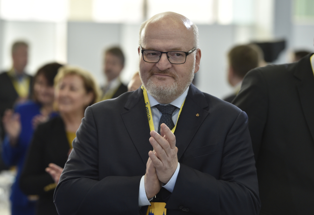 Exministr kultury Herman.