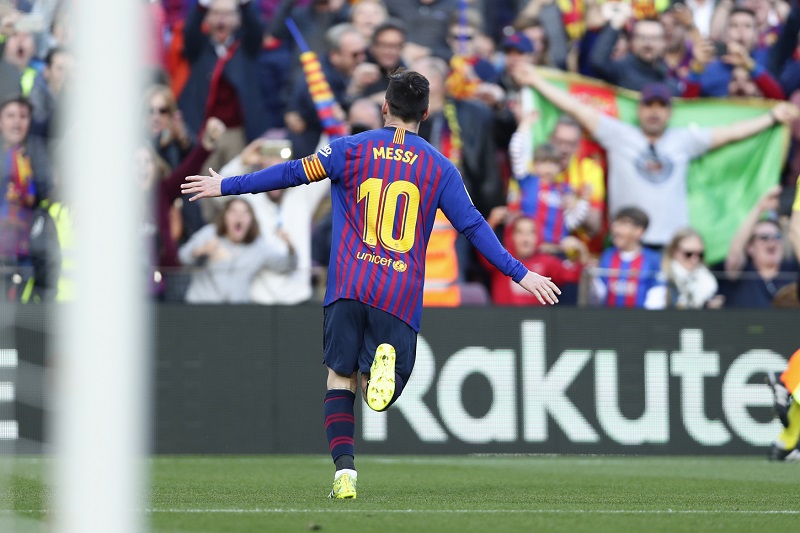Lionel Messi odehrál za Barcelonu 675. soutěžní utkání a dal v něm dva góly. Lionel Messi odehrál za Barcelonu 675. soutěžní utkání a dal v něm dva góly.