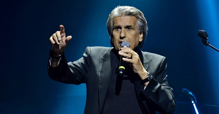 Zpěvák Toto Cutugno.