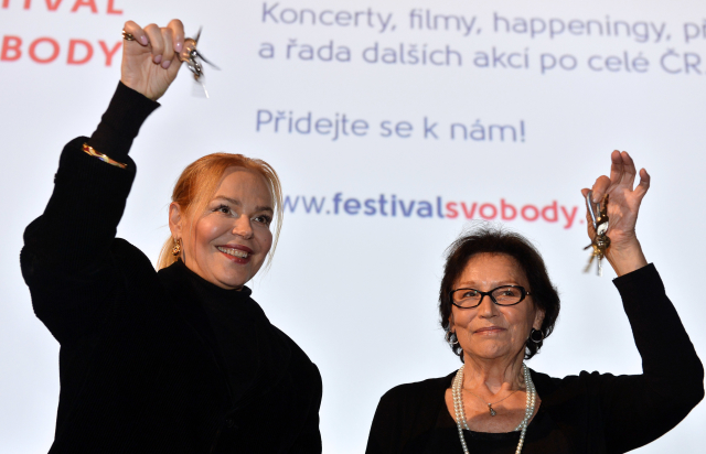 Dagmar Havlová (vlevo) a Marta Kubišová.