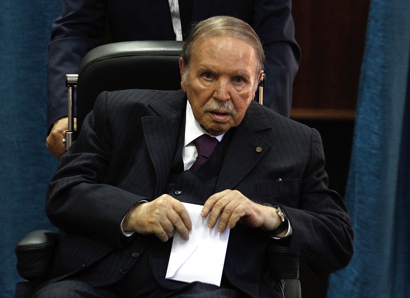Abdal Azíz Buteflika oznámil rezignaci na post prezidenta Alžírska.