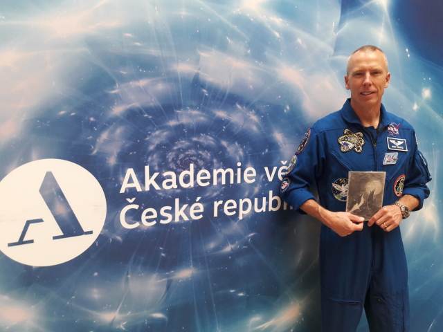Prahu navštívil americký astronaut Andrew Feustel, který na své mise vzal předměty odkazující na Česko. 