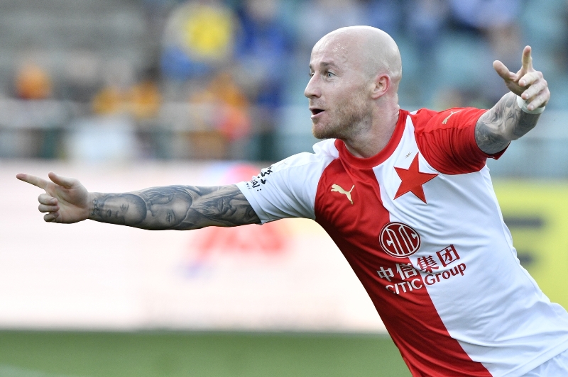 Slavia deklosavala poslední Duklu a nadále suverénně vede ligu. 