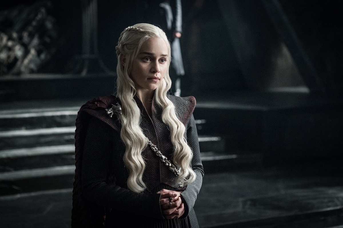 Daenerys (Emilia Clarkeová) ze seriálu Hra o trůny. Daenerys (Emilia Clarkeová) ze seriálu Hra o trůny.