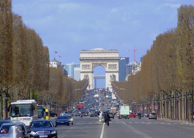 Vítězný oblouk na Champs-Élysées. Vítězný oblouk na Champs-Élysées.