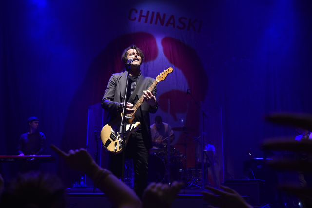 Frontman skupiny Chinaski, Michal Malátný. Frontman skupiny Chinaski, Michal Malátný.
