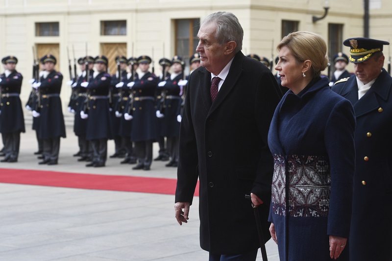 Miloš Zeman jednal s chorvatskou prezidentkou Kolindou Grabarovou Kitarovičovou. Miloš Zeman jednal s chorvatskou prezidentkou Kolindou Grabarovou Kitarovičovou.