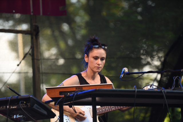 Zpěvačka Lenka Dusilová. Zpěvačka Lenka Dusilová.