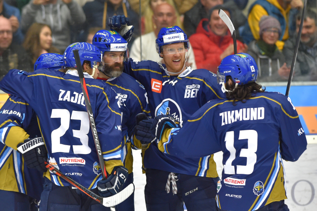 Zleva Tomáš Plekanec, Josef Zajíc, Jaromír Jágr, Brendon Nash a Ladislav Zikmund z Kladna .