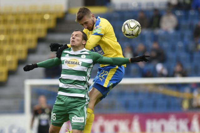 Zleva Martin Dostál z Bohemians a Jan Shejbal z Teplic.