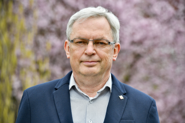 Nový senátor David Smoljak. 