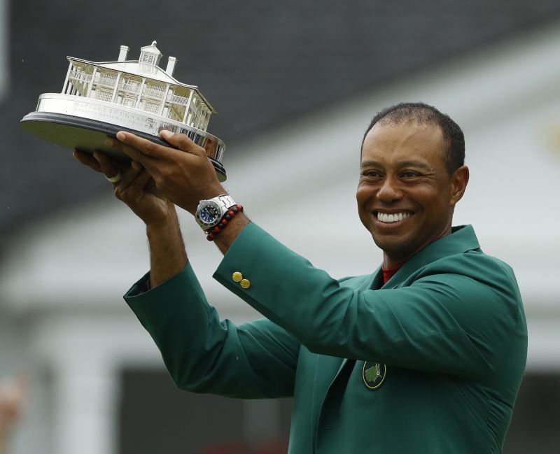 Golfista Tiger Woods se dočkal. Po jedenácti letech slaví titul z majoru. Golfista Tiger Woods se dočkal. Po jedenácti letech slaví titul z majoru.