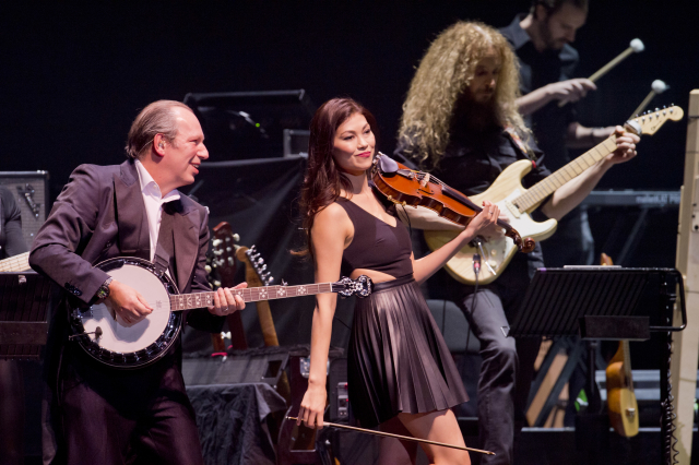 Německý skladatel filmové hudby Hans Zimmer (vlevo). Německý skladatel filmové hudby Hans Zimmer (vlevo).