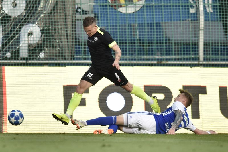 Liberecký Tomáš Malinský v zápase proti Mladé Boleslavi.