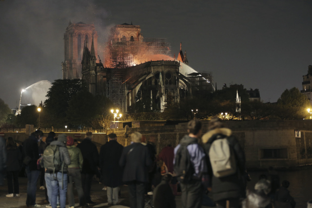 Požár pařížské katedrály Notre-Dame.