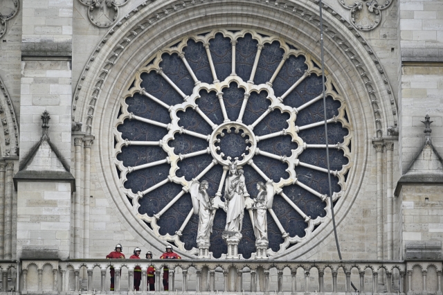 Katedrála Notre Dame. Katedrála Notre Dame.