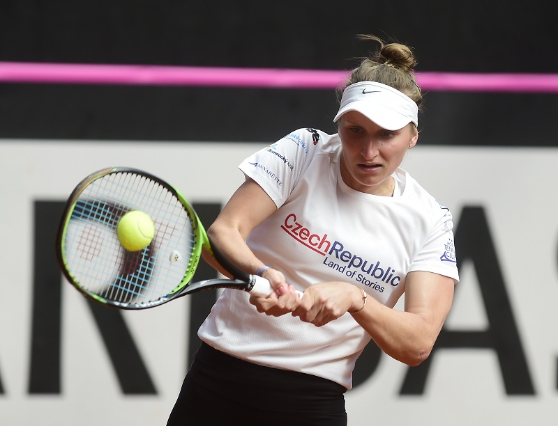 Markéta Vondroušová během tréninku před fedcupovou baráží s Kanadou.