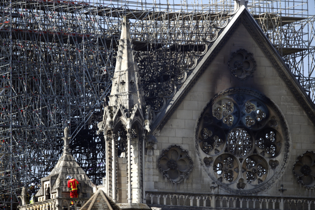 Notre-Dame po požáru. Notre-Dame po požáru.