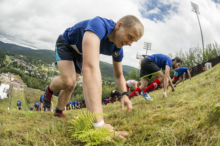 Legendární závod Red Bull 400 se vrací do Čech.