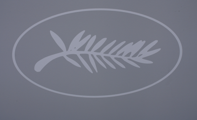 Logo festivalu v Cannes.