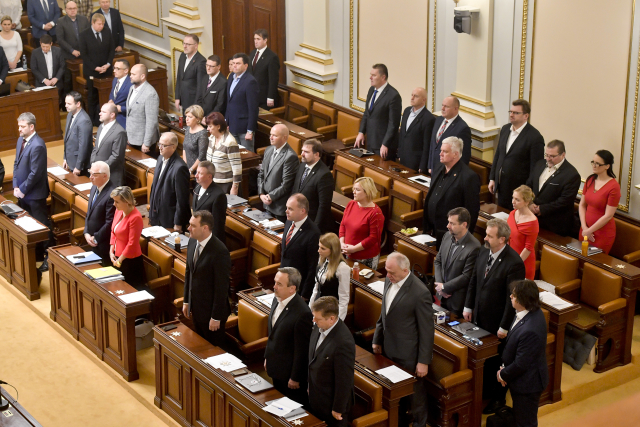 Sněmovna. 