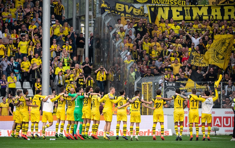 Dortmund vyhrál v německé fotbalové lize na hřišti Freiburgu. Dortmund vyhrál v německé fotbalové lize na hřišti Freiburgu.
