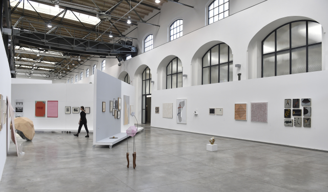 Výstava ECHO/Výběr ze sbírky Fait Gallery je k vidění od 27. března 2019 v brněnské Fait Gallery. Expozice zahrnující přes stovku autorů různých generací potrvá do 18. května.