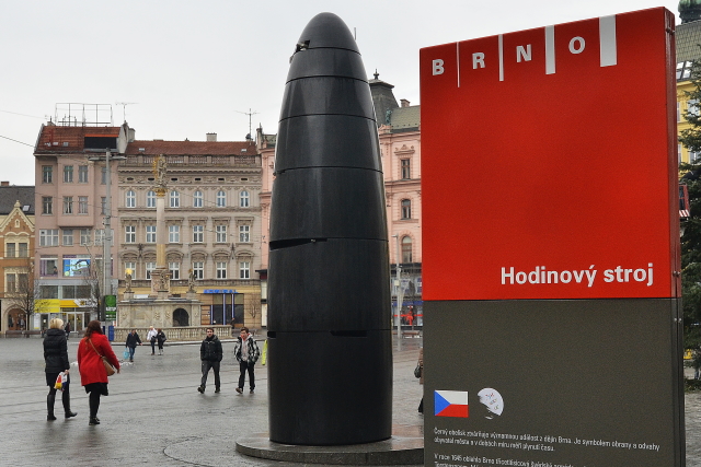 Hodinový stroj na Náměstí Svobody v Brně.