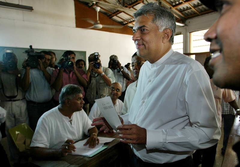 Premiér Ranil Vikremasinghe se obává dalších útoků. Premiér Ranil Vikremasinghe se obává dalších útoků.