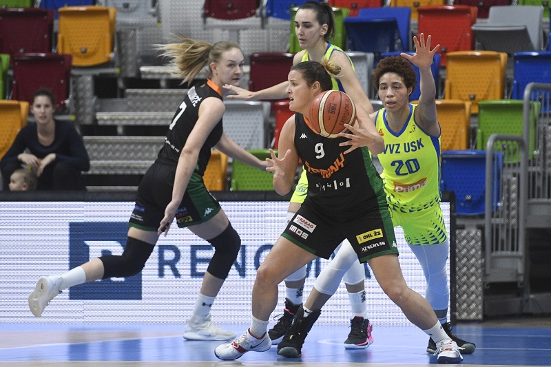 Basketbalistky USK Praha převálcovaly soupeřky a slaví další titul. Basketbalistky USK Praha převálcovaly soupeřky a slaví další titul.