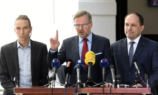 Předsedové opozičních stran. Předsedové opozičních stran.