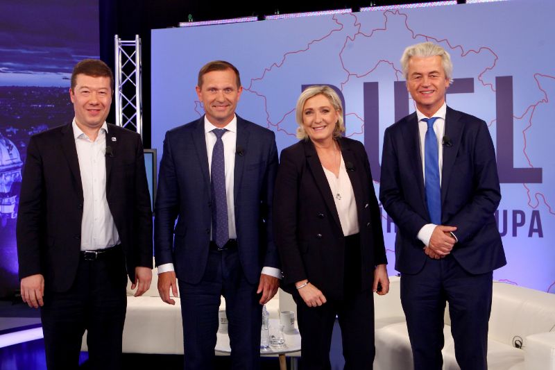 Zleva: Tomio Okamura, Jaromír Soukup, Marine Le Penová, Geert Wilders.