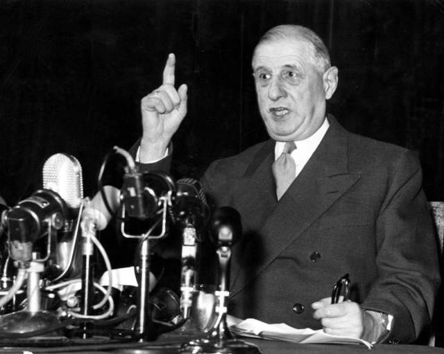 Charles De Gaulle při plamenném projevu.