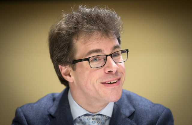 Dirigent Jakub Hrůša.