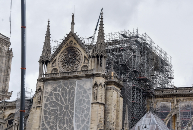 Katedrála Notre-Dame po požáru.