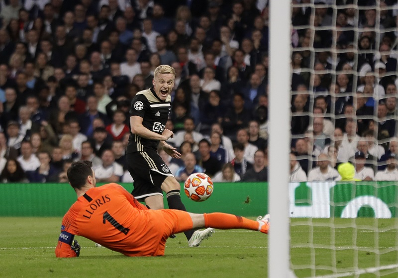 Ajax dokázal vyhrát i na půdě Tottenhamu a do odvety si nese slibný náskok.