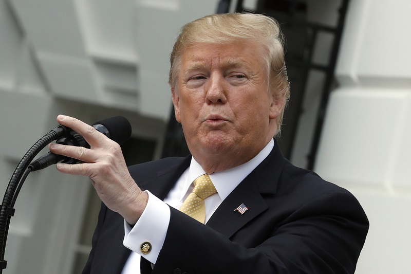 Donald Trump pohrozil Kubě embargem a tvrdými sankcemi.