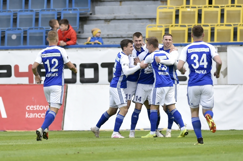 Boleslav rozstřílela Teplice na jejich hřišti vysoko 8:0. Boleslav rozstřílela Teplice na jejich hřišti vysoko 8:0.