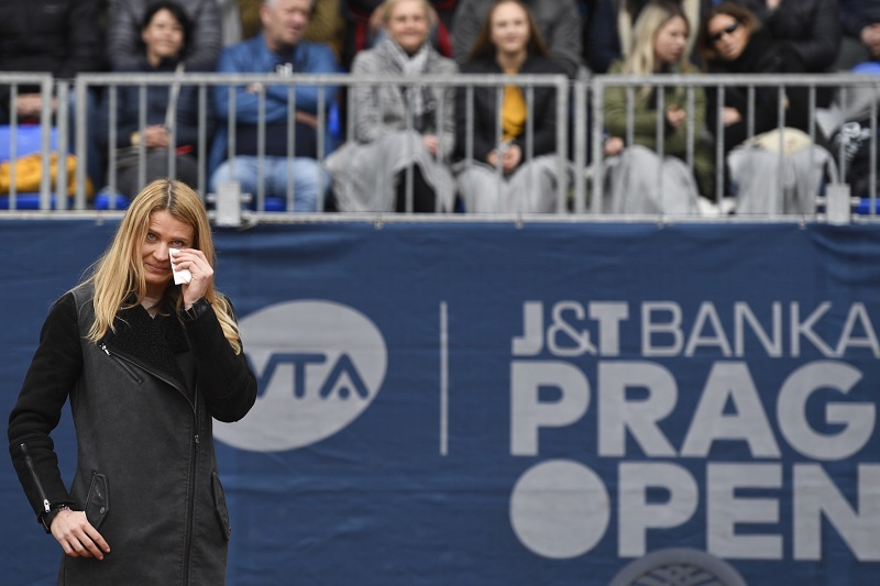 Lucie Šafářová neubránila emoce při rozlučce, dojetím brečela.