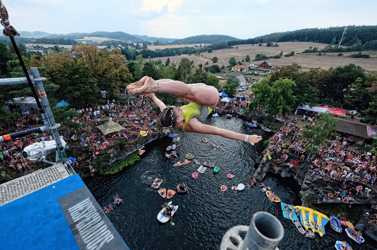 Highjump navštíví přední světoví skokani a skokanky. Highjump navštíví přední světoví skokani a skokanky.