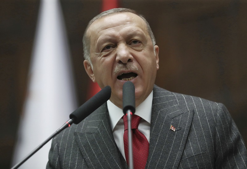 Erdoganova strana napadla výsledky místních voleb a komise rozhodla hlasování opakovat.