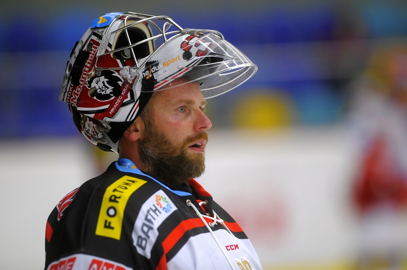 Bývalý hokejový brankář Adam Svoboda spáchal sebevraždu.