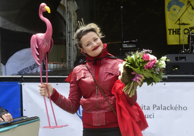 Královnou olomouckého majálesu se stala herečka Erika Stárková.