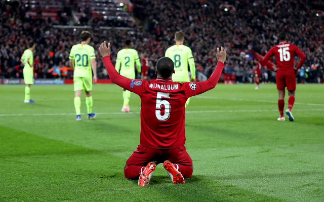 Georginio Wijnaldum po jedné ze svých tref.